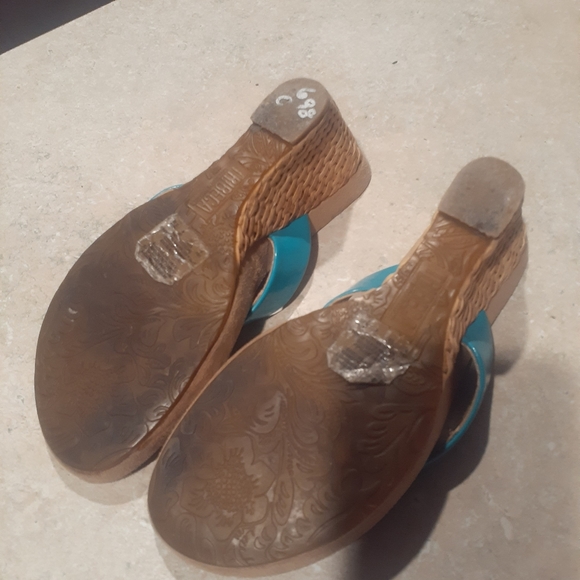 Sandals - Picture 2 of 2